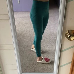 Size 6 luluemon wonder train leggings